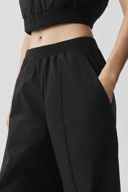 High-Waist Momentum Straight Leg Pant - Black